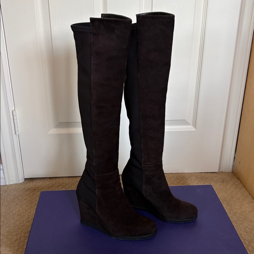 Stuart Weitzman Demiswoon 50/50 Knee High Wedge Boots Cola Brown Suede, Size 6 - Picture 2 of 5